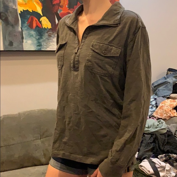 Converse Pull over Size M - Picture 1 of 3